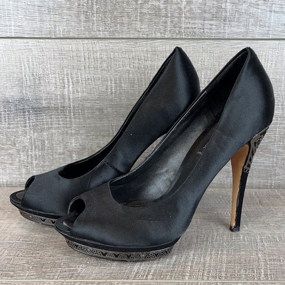BCBGMAXAZRIA sz 6.5 Dalton black satin peep toe platform pumps metal accents - Picture 4 of 15